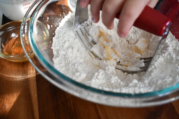 gluten free vegan biscuits Add the vegan butter and mash it into the flour mixture with a pastry cutter.
